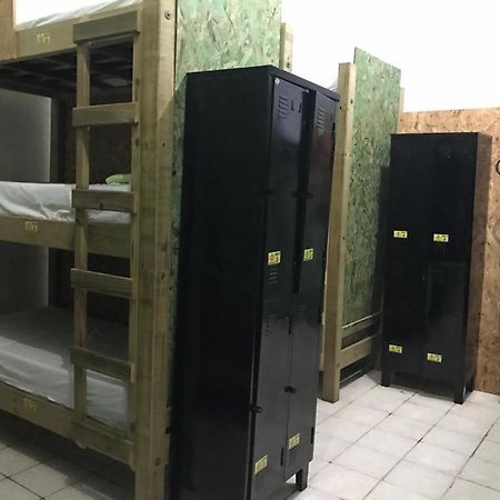 Hostel Banana House Bombinhas Exteriör bild