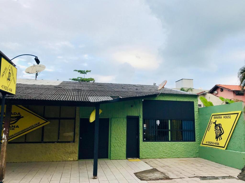 Hostel Banana House Bombinhas Exteriör bild